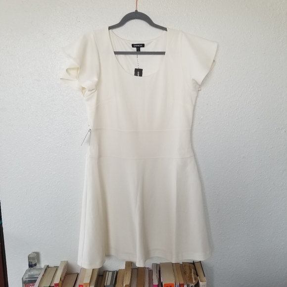 Express fit and flare flutter sleeve dress - Picture 5 of 8